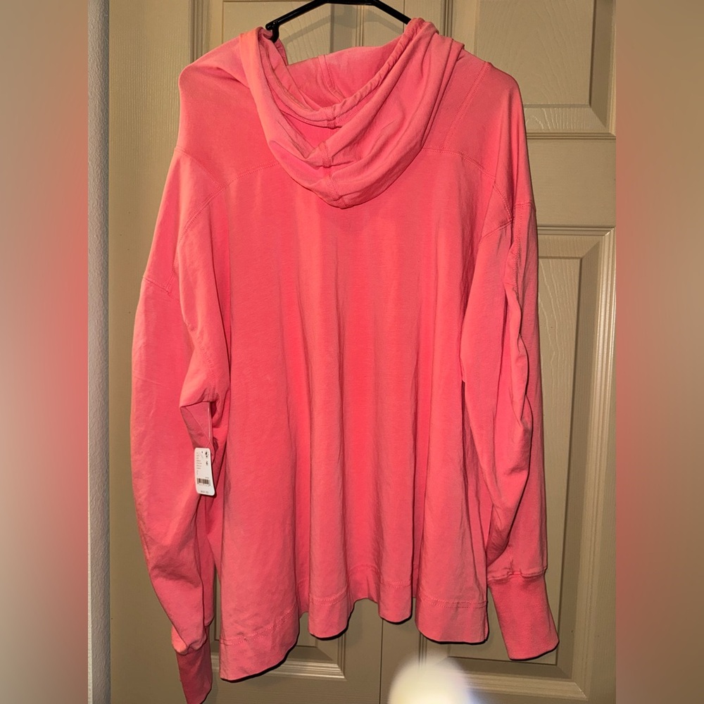 NWT - FP Movement Hot Shot Hooded Layer in the color Hibiscus - Picture 2 of 4